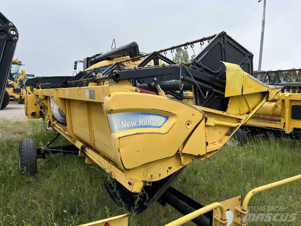 New Holland CSX 7080 Derliaus nuėmimo kombainai