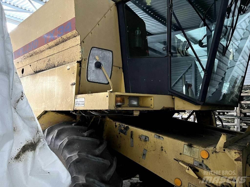 New Holland TX32 Derliaus nuėmimo kombainai