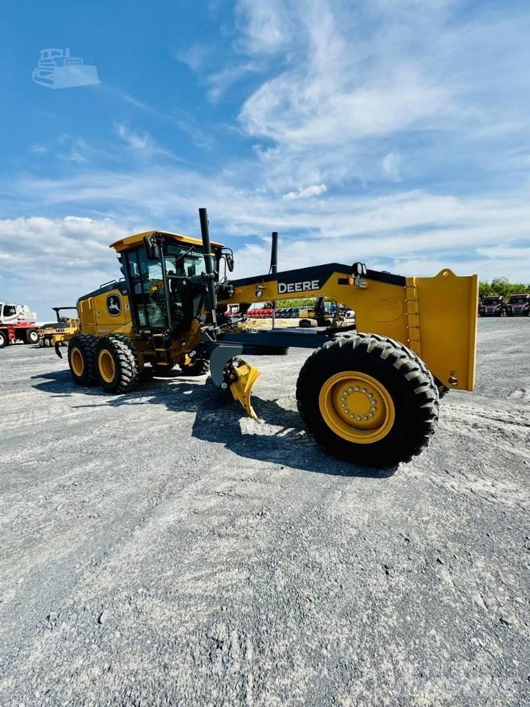 DEERE 672G Greideriai