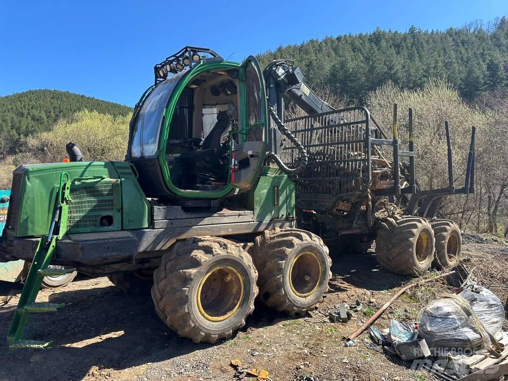 John Deere 810 E Naudoti miškovežiai (Forvarderiai)