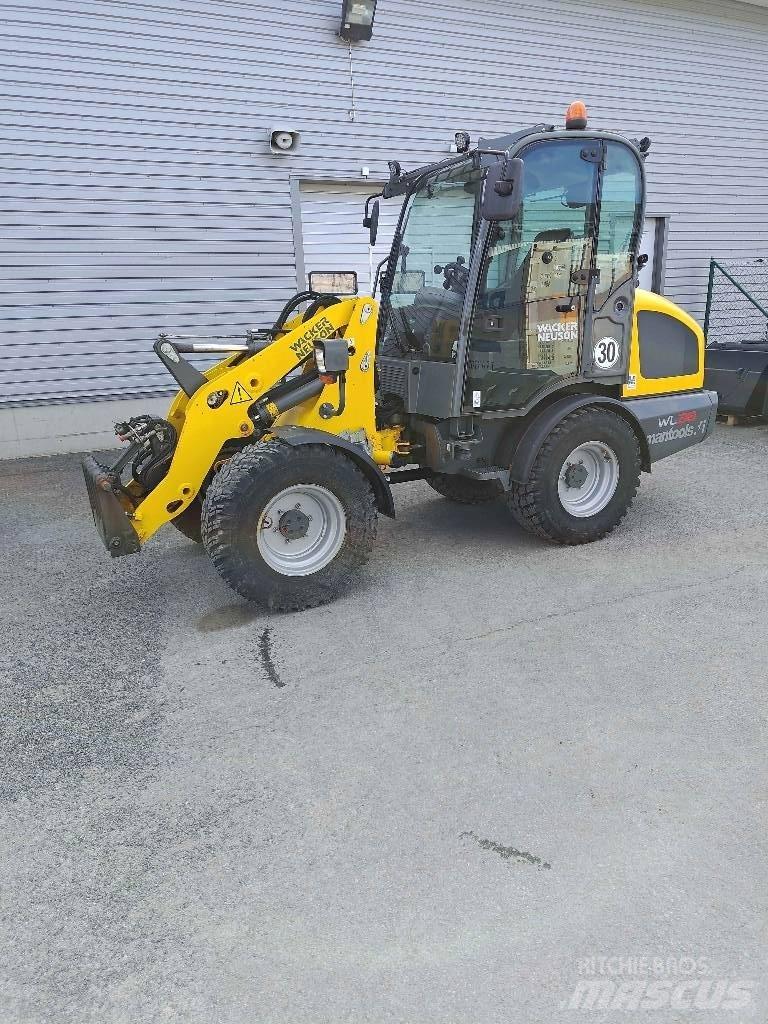 Wacker Neuson WL 38 Naudoti ratiniai krautuvai
