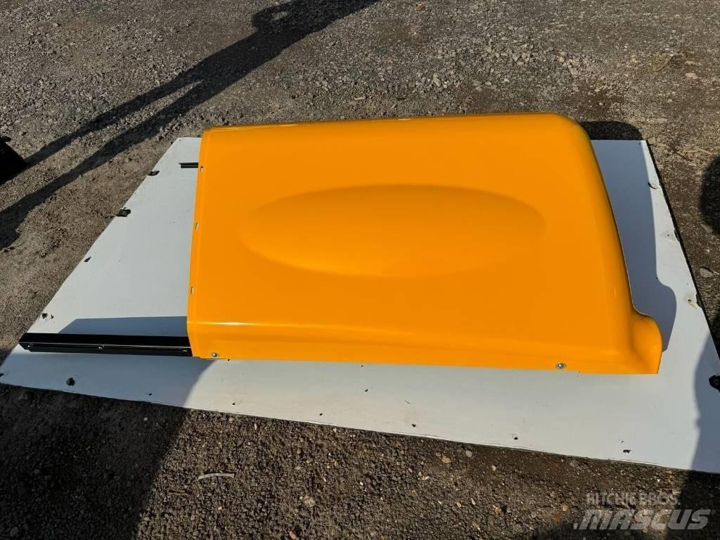 JCB ENGINE COVER Važiuoklė ir suspensija