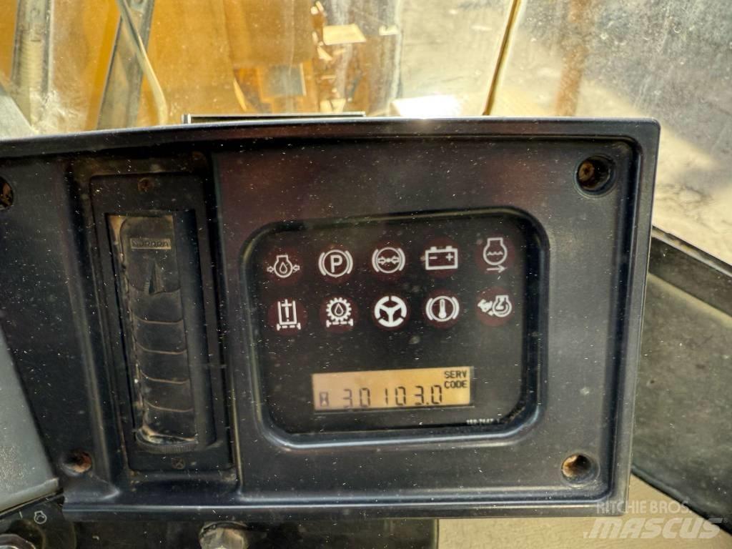 CAT 988 G Naudoti ratiniai krautuvai