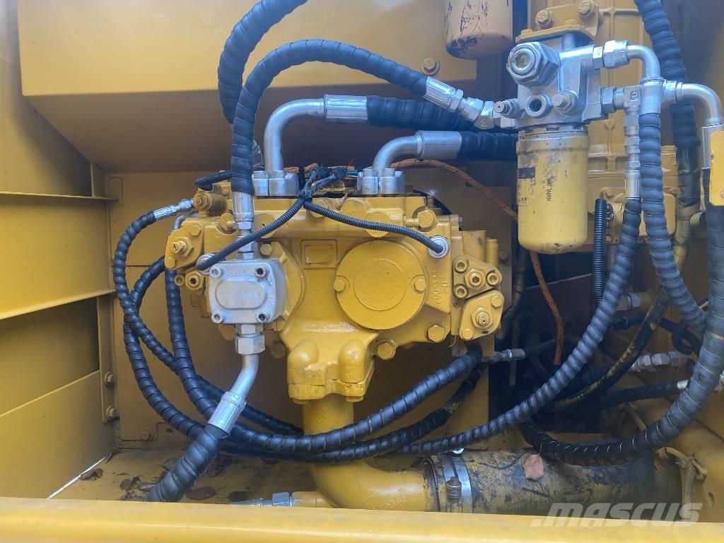 CAT 320 C L Vikšriniai ekskavatoriai