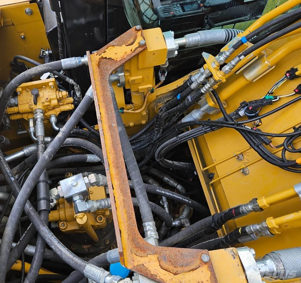 CAT 320 Vikšriniai ekskavatoriai