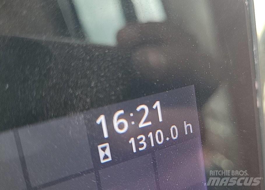 Hitachi ZX225USLC-7 Vikšriniai ekskavatoriai