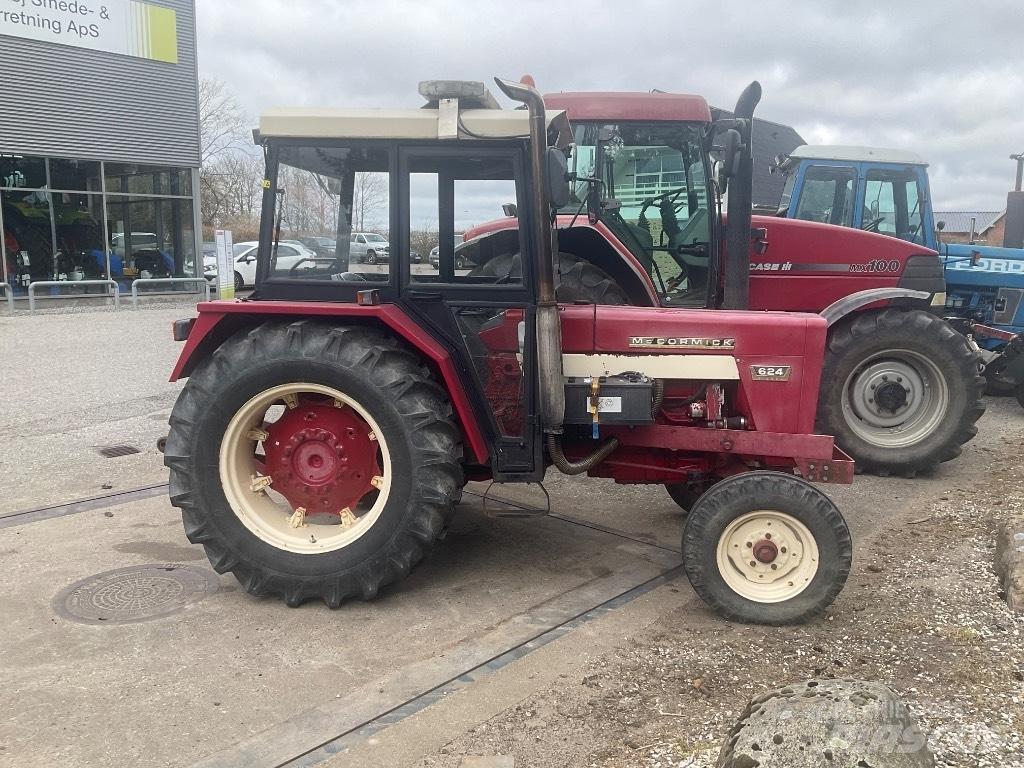 IH 624 Traktoriai