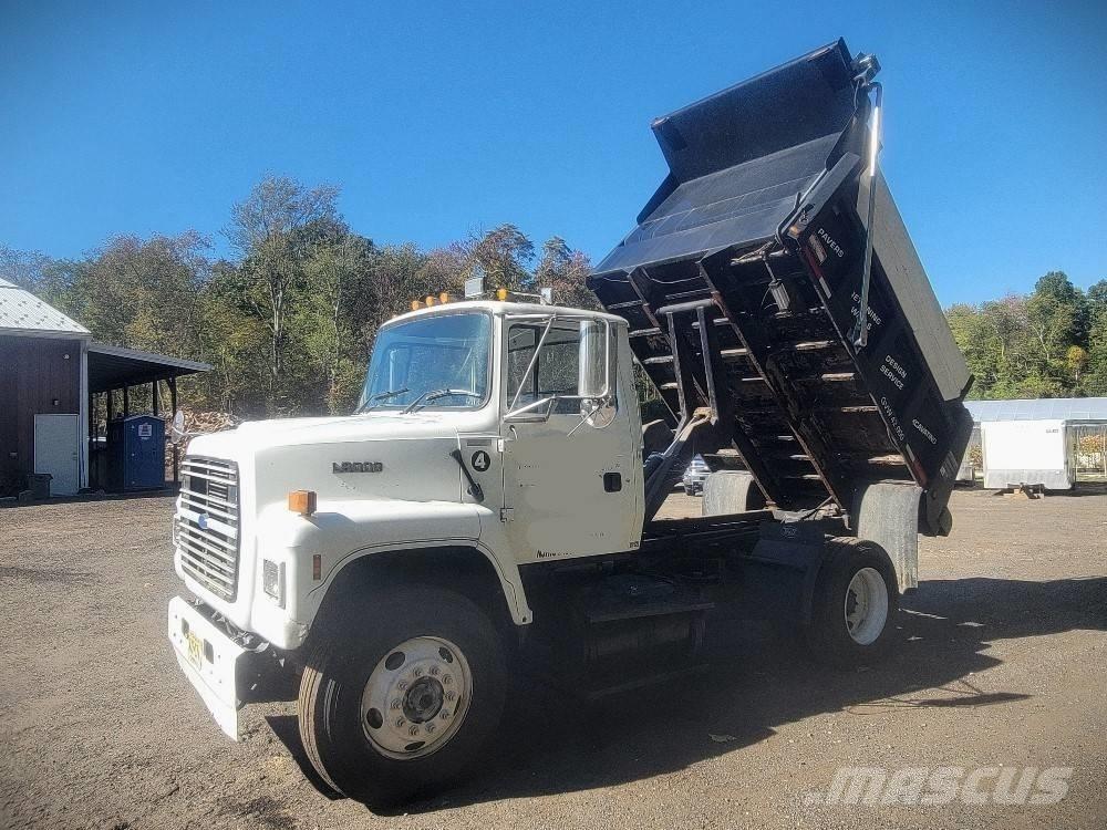 Ford L8000 Savivarčių priekabų vilkikai