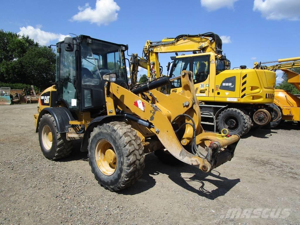 CAT 908 M Naudoti ratiniai krautuvai
