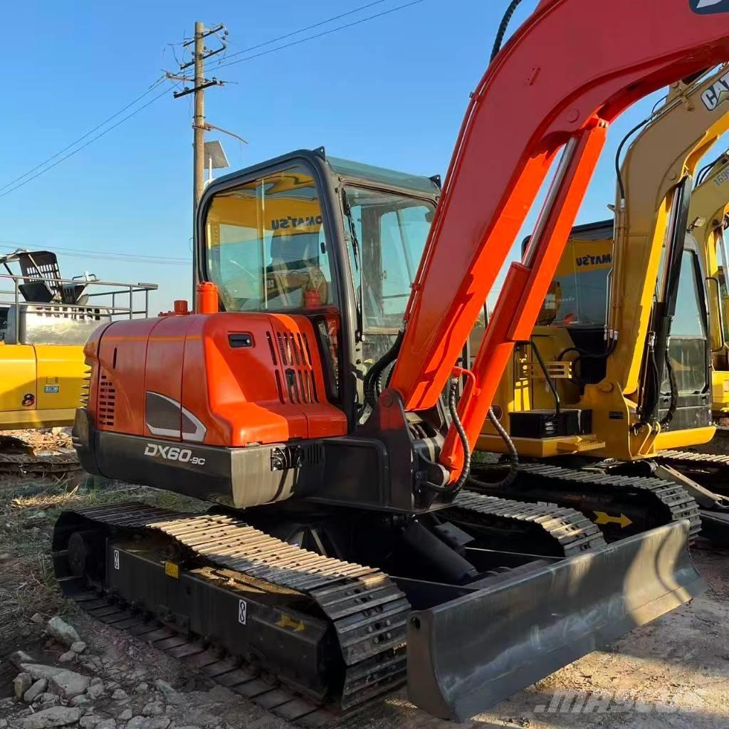 Doosan DX 60 Vikšriniai ekskavatoriai