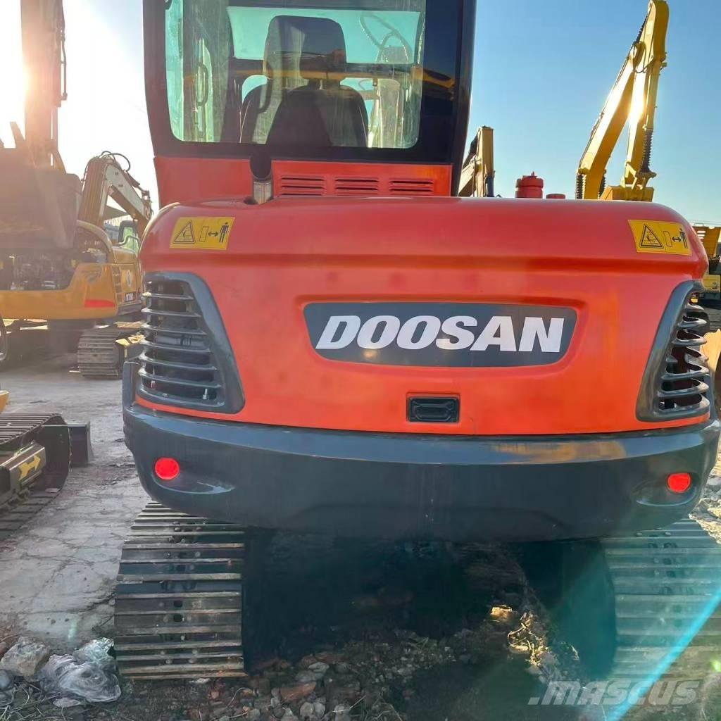 Doosan DX 60 Vikšriniai ekskavatoriai
