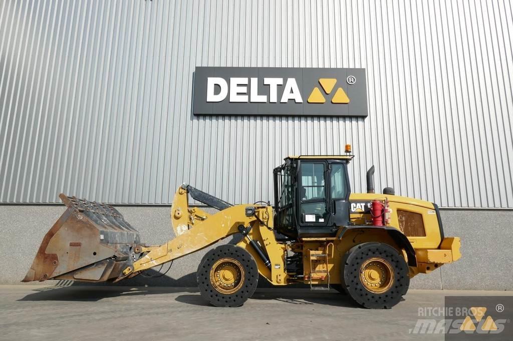 CAT 938M Naudoti ratiniai krautuvai