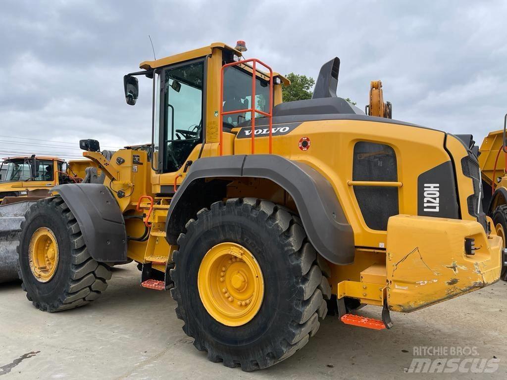 Volvo L 120 H Naudoti ratiniai krautuvai