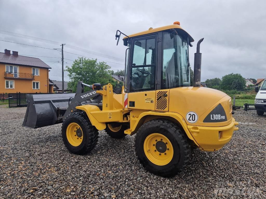 Volvo L 30 Naudoti ratiniai krautuvai