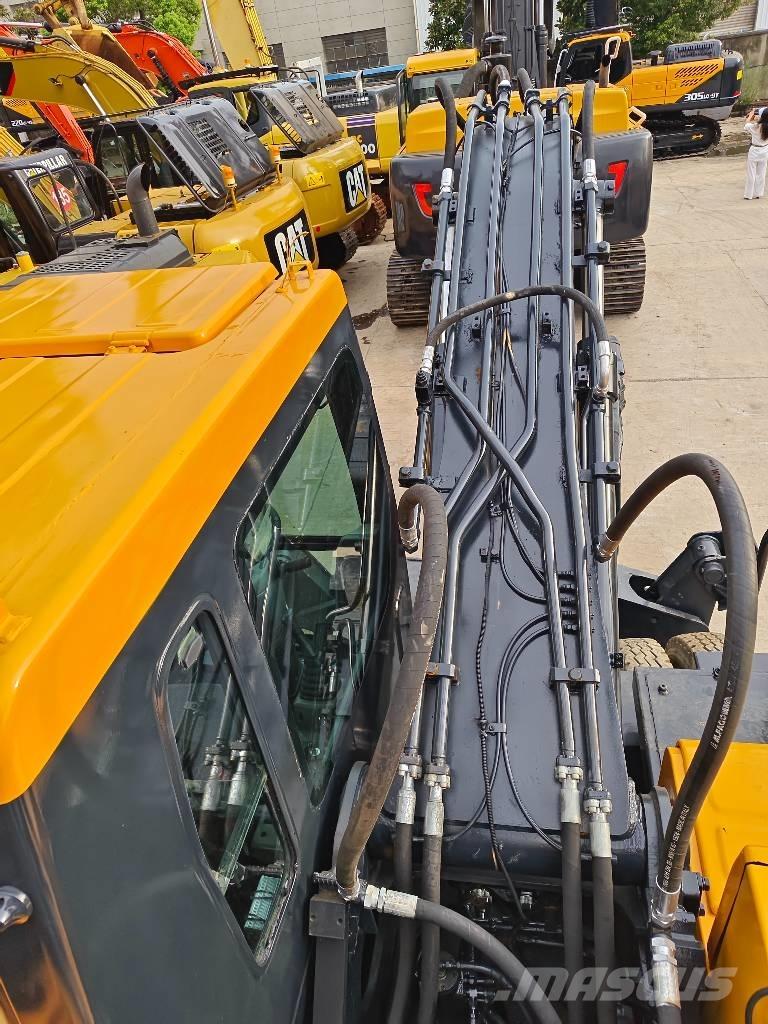 Hyundai R210W-9T Vikšriniai ekskavatoriai