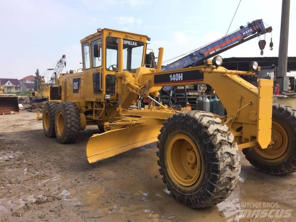 CAT 140 H Greideriai