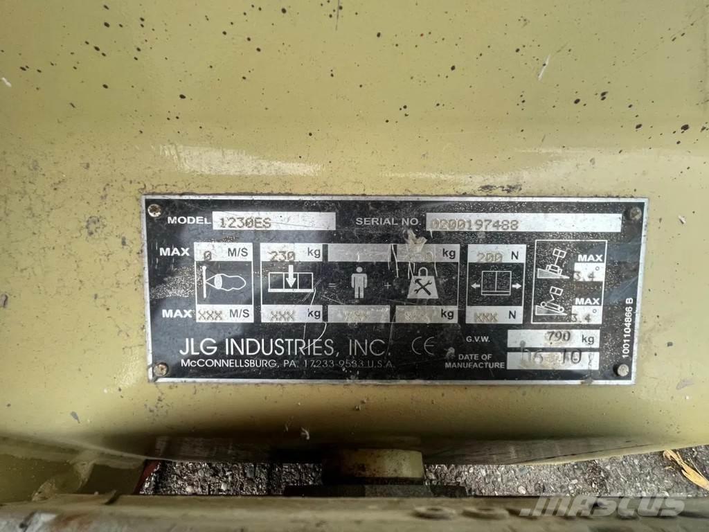 JLG 1230ES Teleskopiniai keltuvai