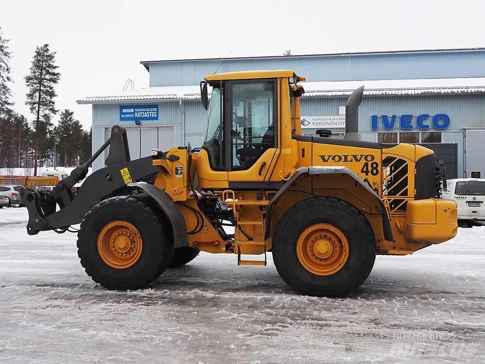 Volvo L 90 F Naudoti ratiniai krautuvai