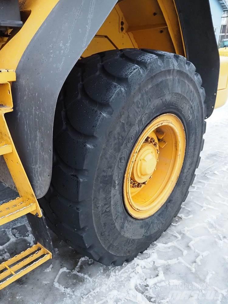 Volvo L 90 F Naudoti ratiniai krautuvai