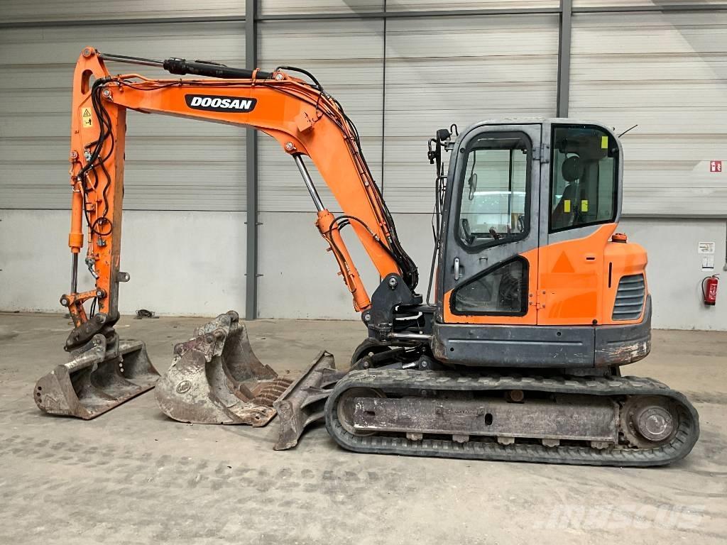 Doosan DX 80 R Vidutinės galios ekskavatoriai 7-12 t