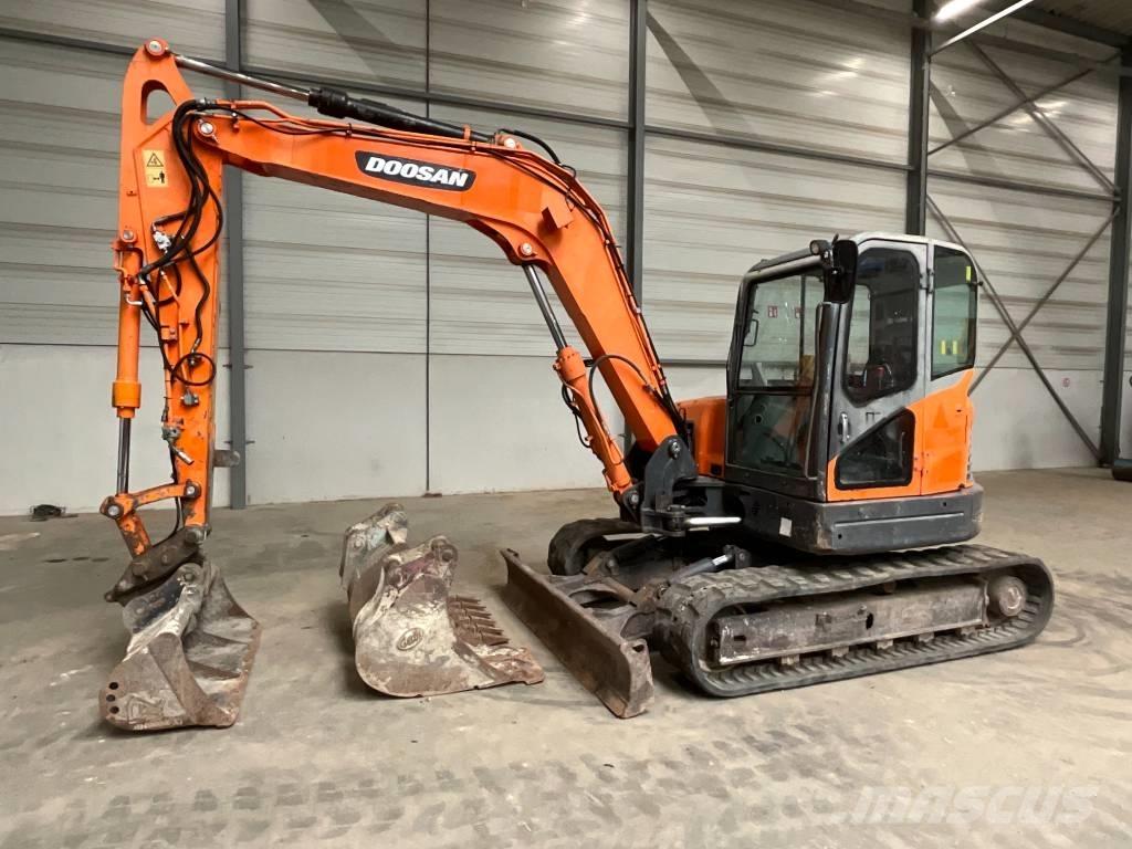 Doosan DX 80 R Vidutinės galios ekskavatoriai 7-12 t