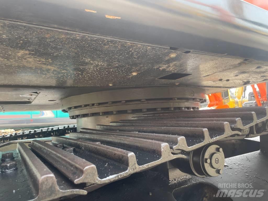 Hitachi ZX 240 Vikšriniai ekskavatoriai