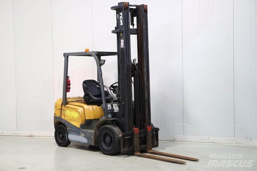 TCM FD25T3 Dyzeliniai krautuvai