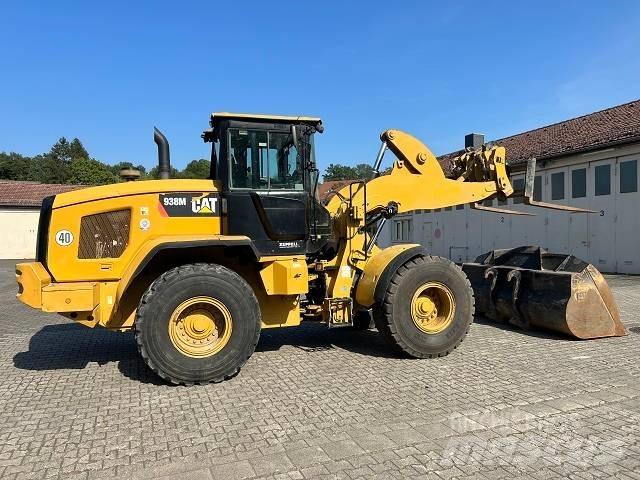 CAT 938 M Naudoti ratiniai krautuvai