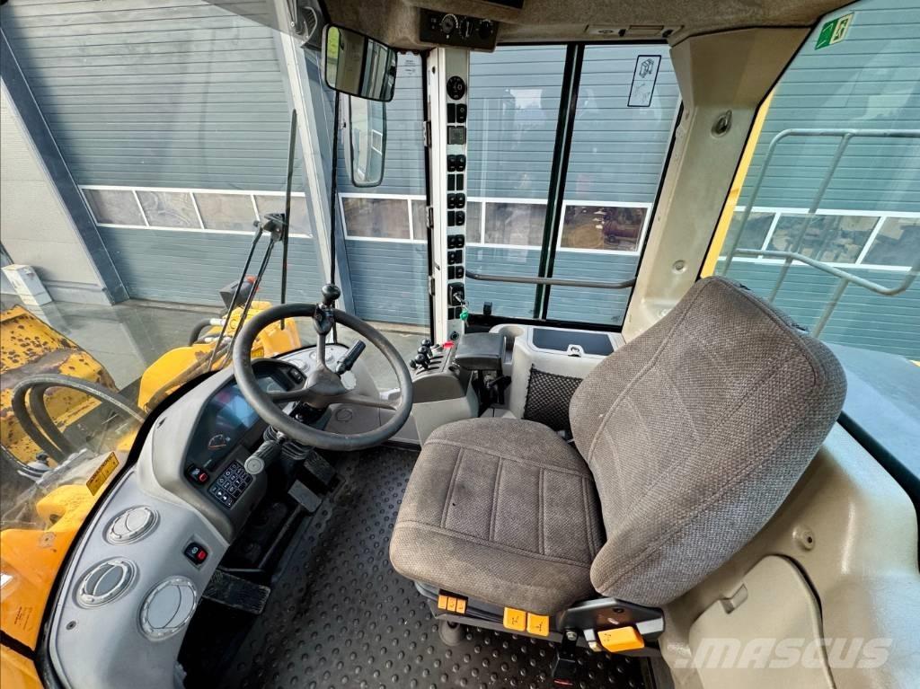 Volvo L 150 F Naudoti ratiniai krautuvai