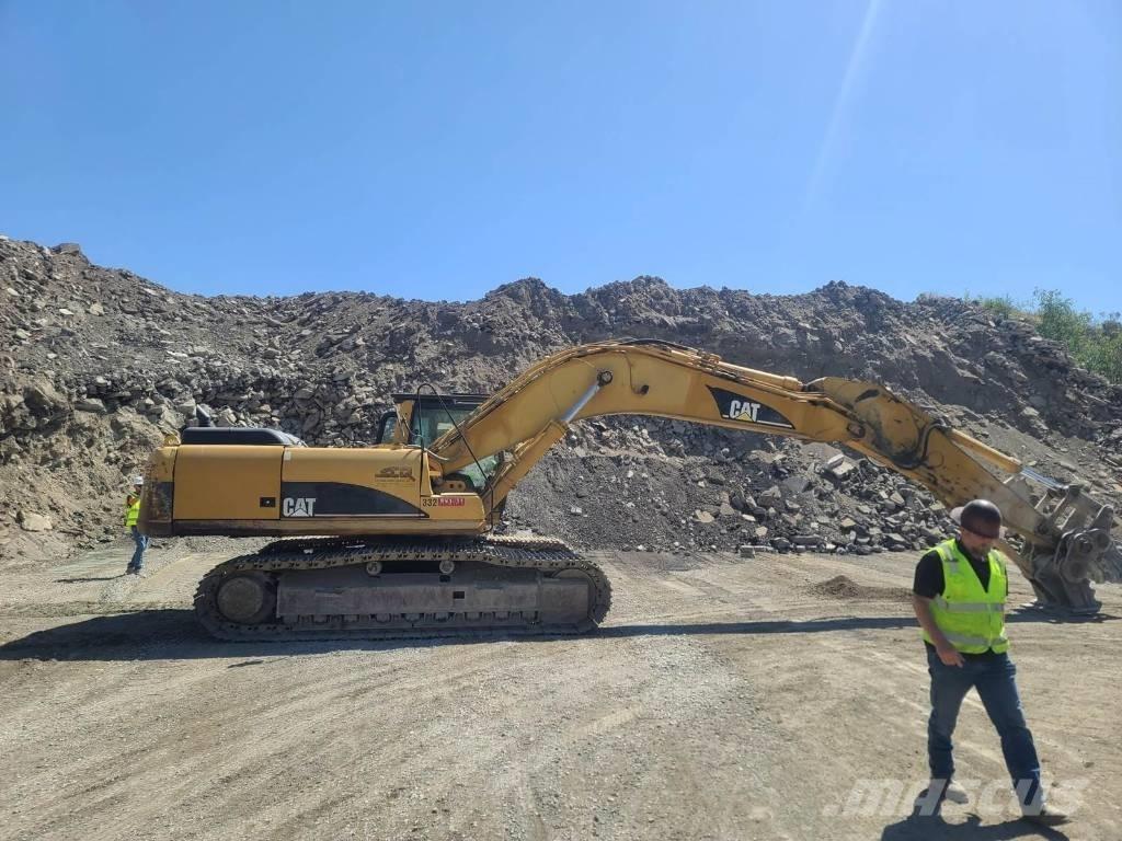 CAT 330 CL Vikšriniai ekskavatoriai