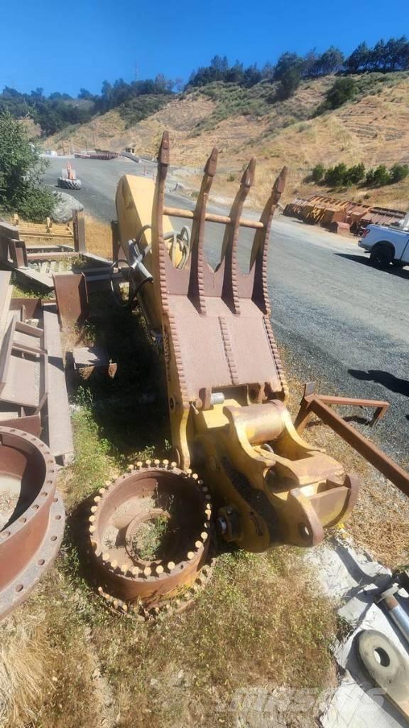 CAT 330 CL Vikšriniai ekskavatoriai