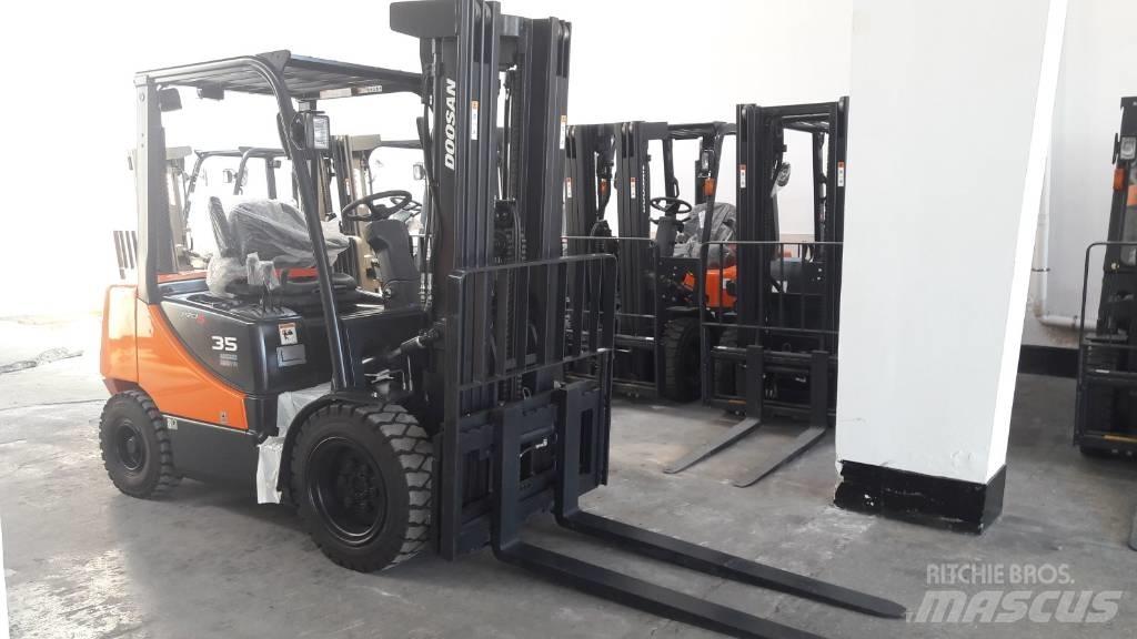 Doosan D35 C-5 Dyzeliniai krautuvai