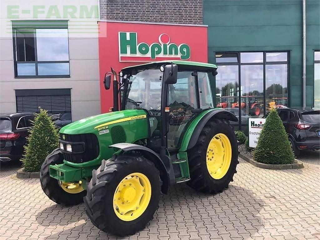 John Deere 5070 m Traktoriai
