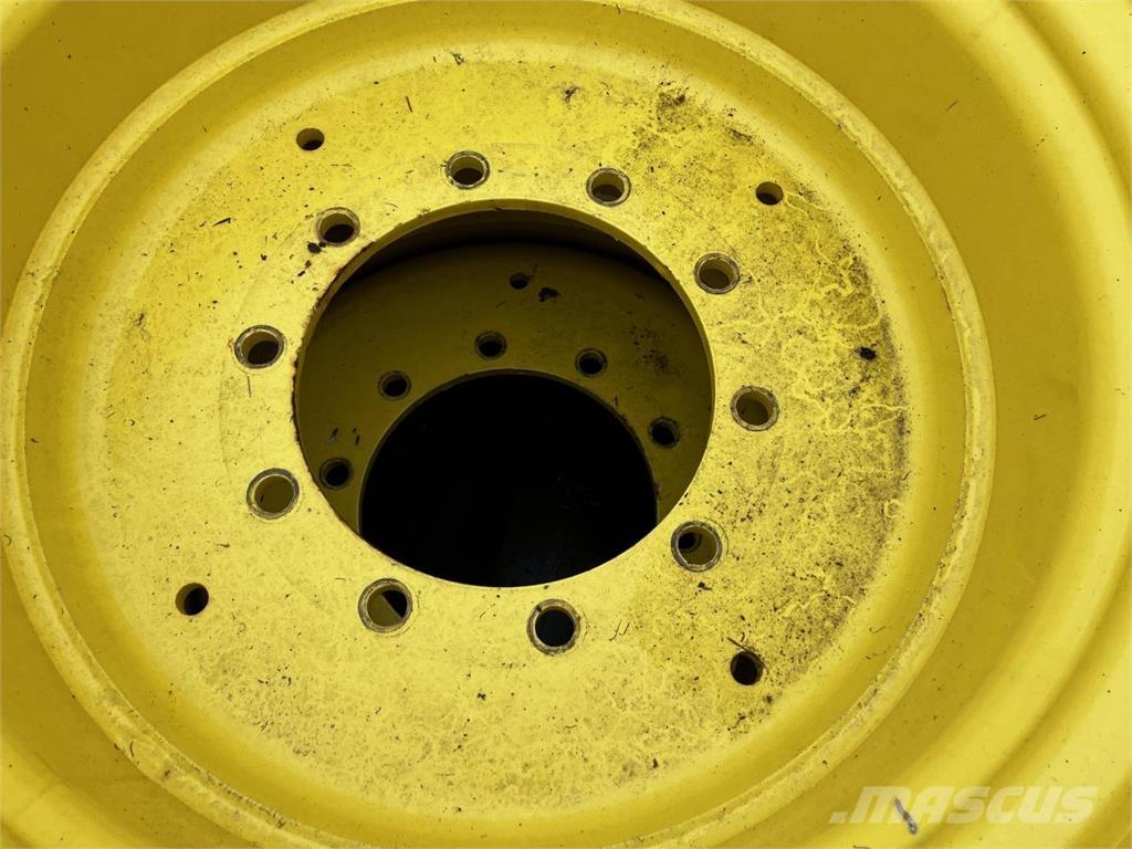 John Deere 15x28 Padangos, ratai ir ratlankiai