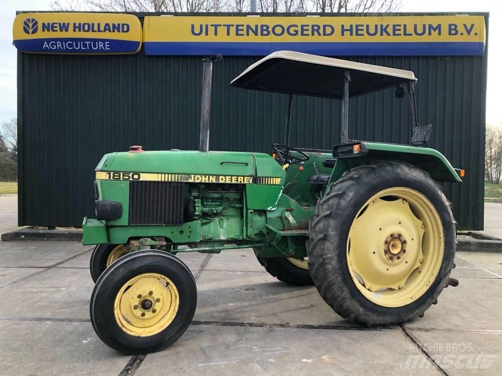 John Deere 1850 Traktoriai