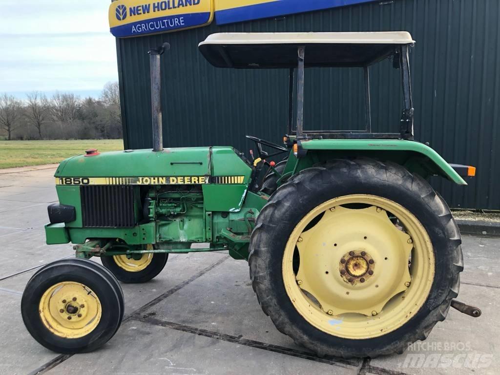 John Deere 1850 Traktoriai