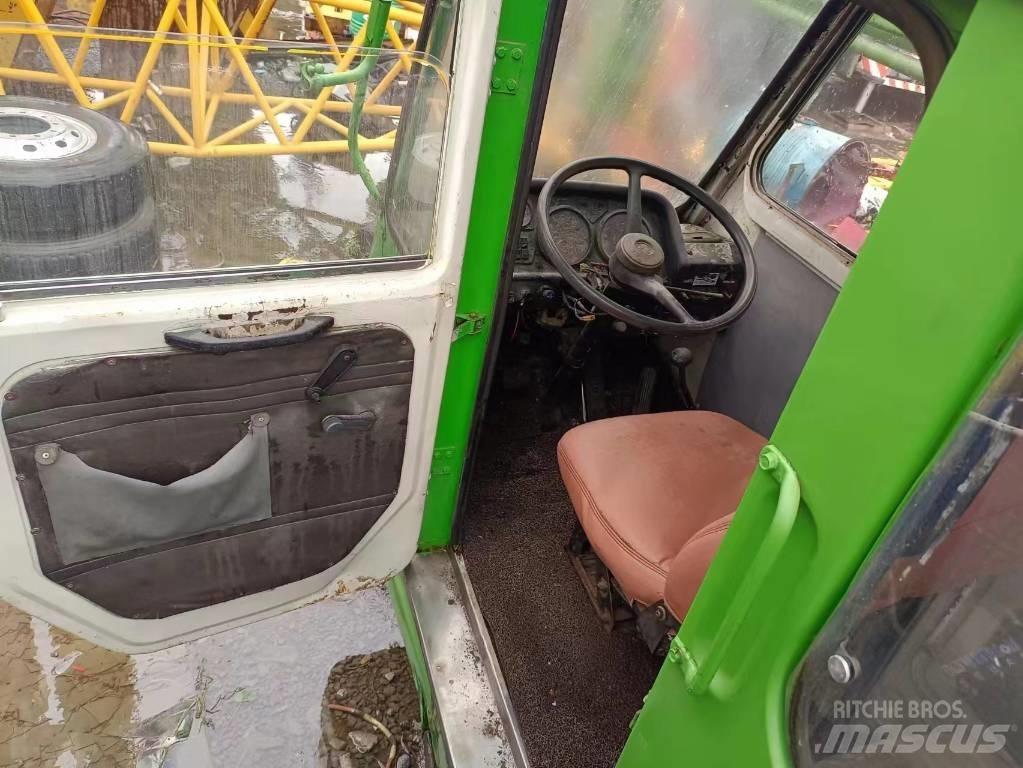 Kato NK 250 Visureigiai kranai
