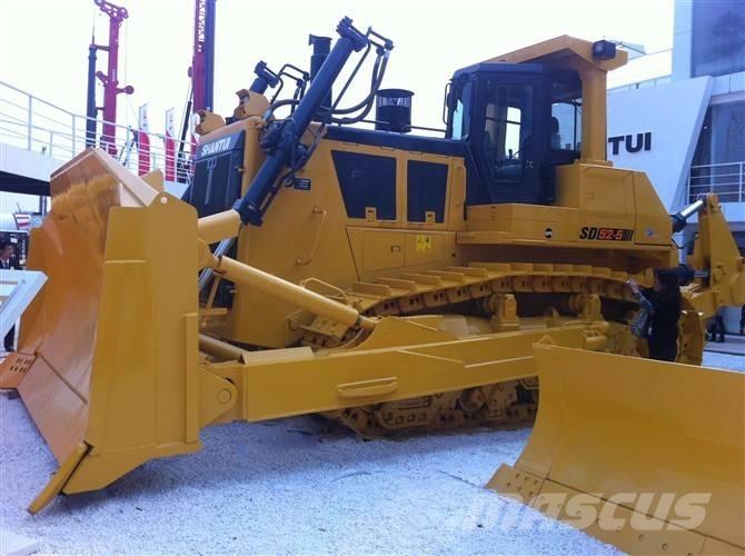 Komatsu d65ex-16 Vikšriniai buldozeriai