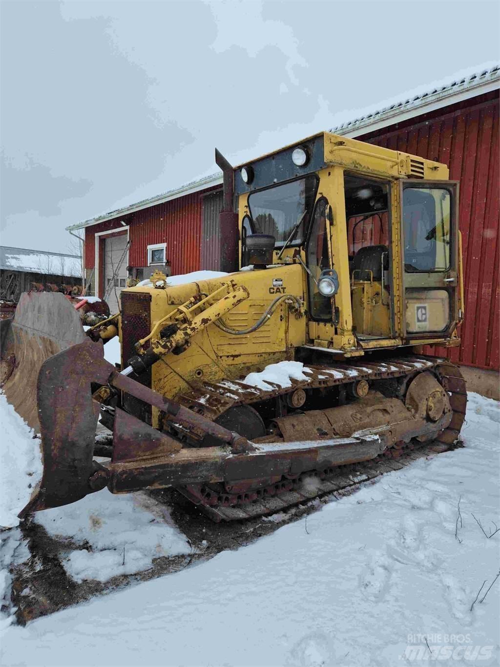 CAT D4E Vikšriniai buldozeriai