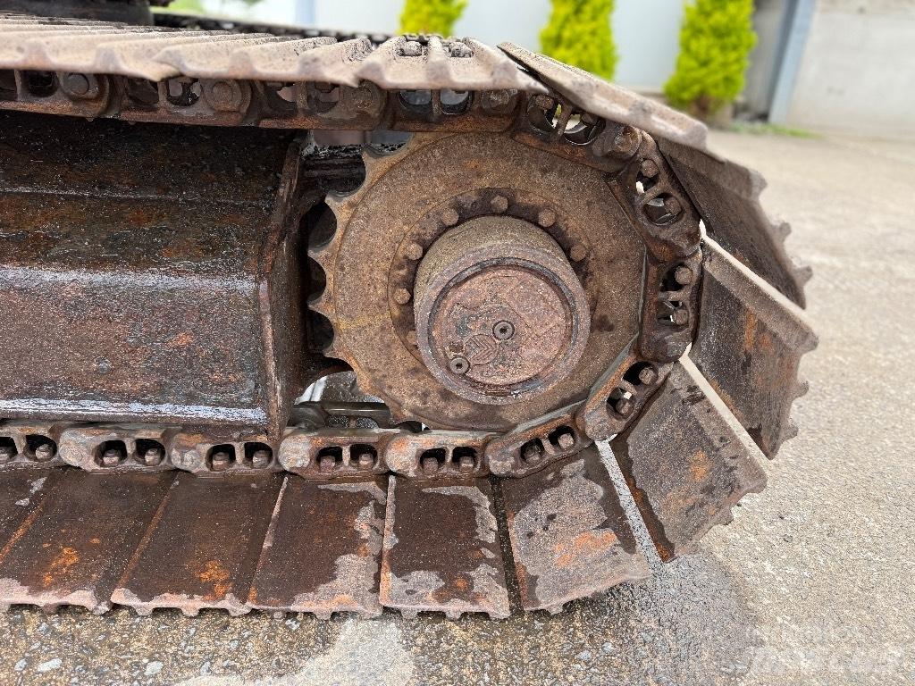 JCB JZ70 Vidutinės galios ekskavatoriai 7-12 t