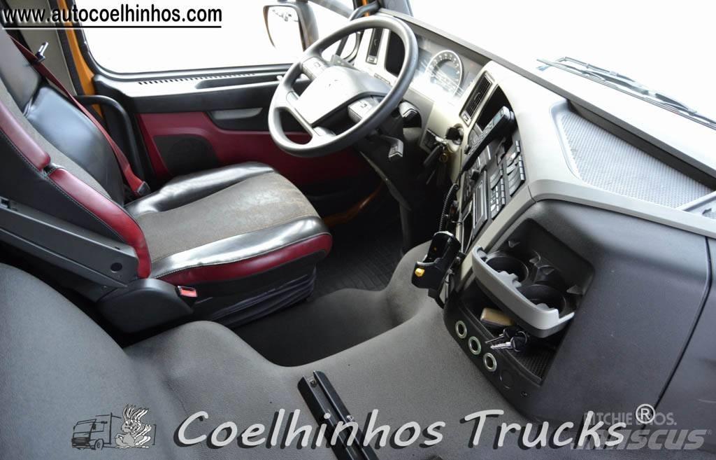 Volvo FM 330 Sunkvežimiai su dengtu kėbulu