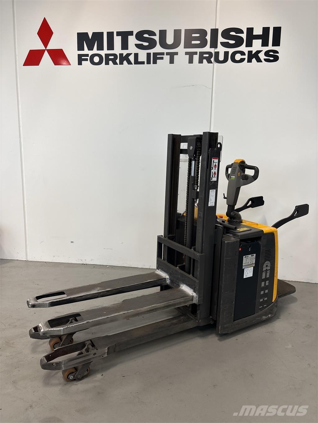 Atlet PDP200 Savaeigiai rietuvai