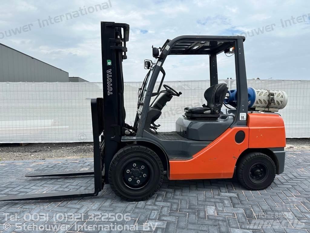 Toyota 02-8FGJF35 LPG (dujiniai) krautuvai