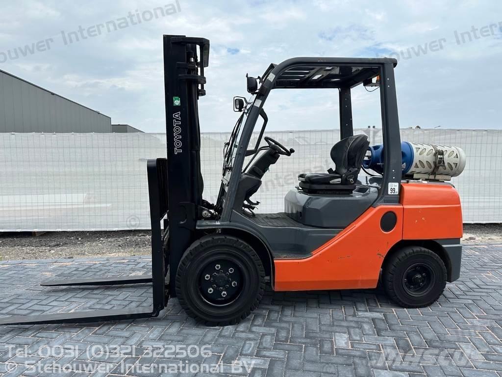 Toyota 02-8FGJF35 LPG (dujiniai) krautuvai