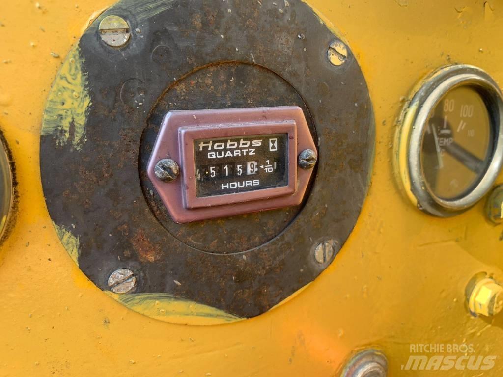 Morooka MST 800 Vikšrinė savivartė technika