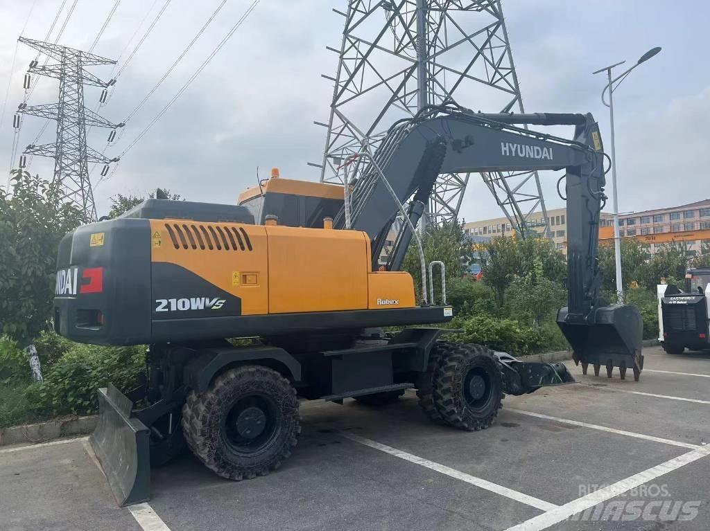 Hyundai 210WVS Ratiniai ekskavatoriai