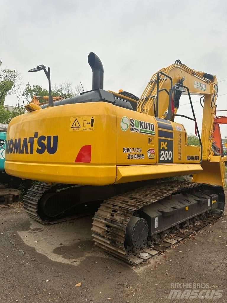 Komatsu PC 200-8 Vikšriniai ekskavatoriai