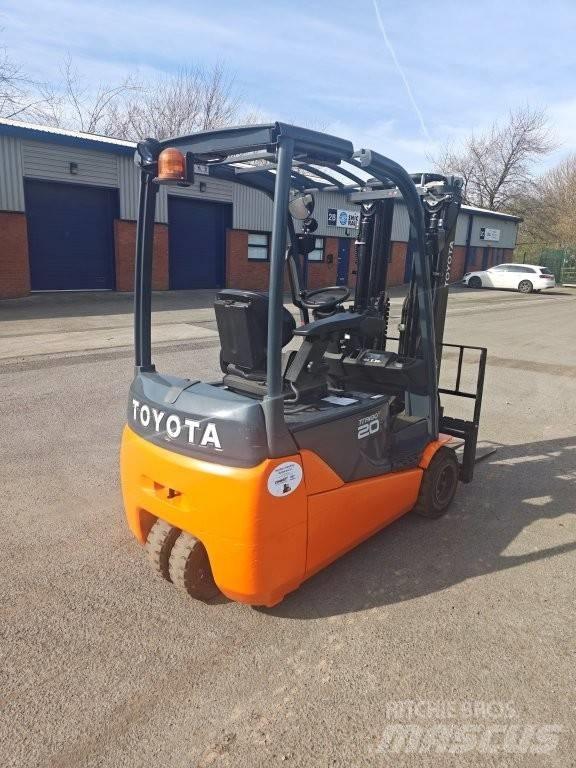Toyota 8 FBET 20 Elektriniai šakiniai krautuvai