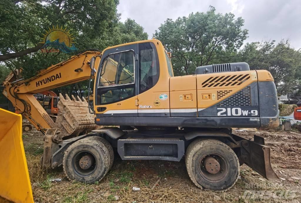 Hyundai R210W-9 Ratiniai ekskavatoriai