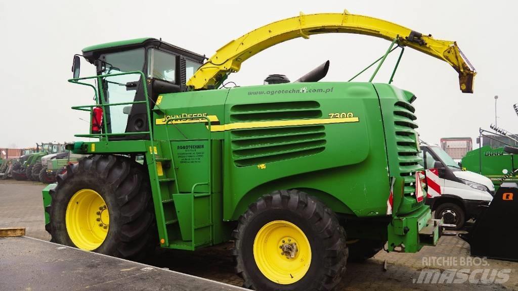 John Deere 7300 Pašarų ruošimo technika